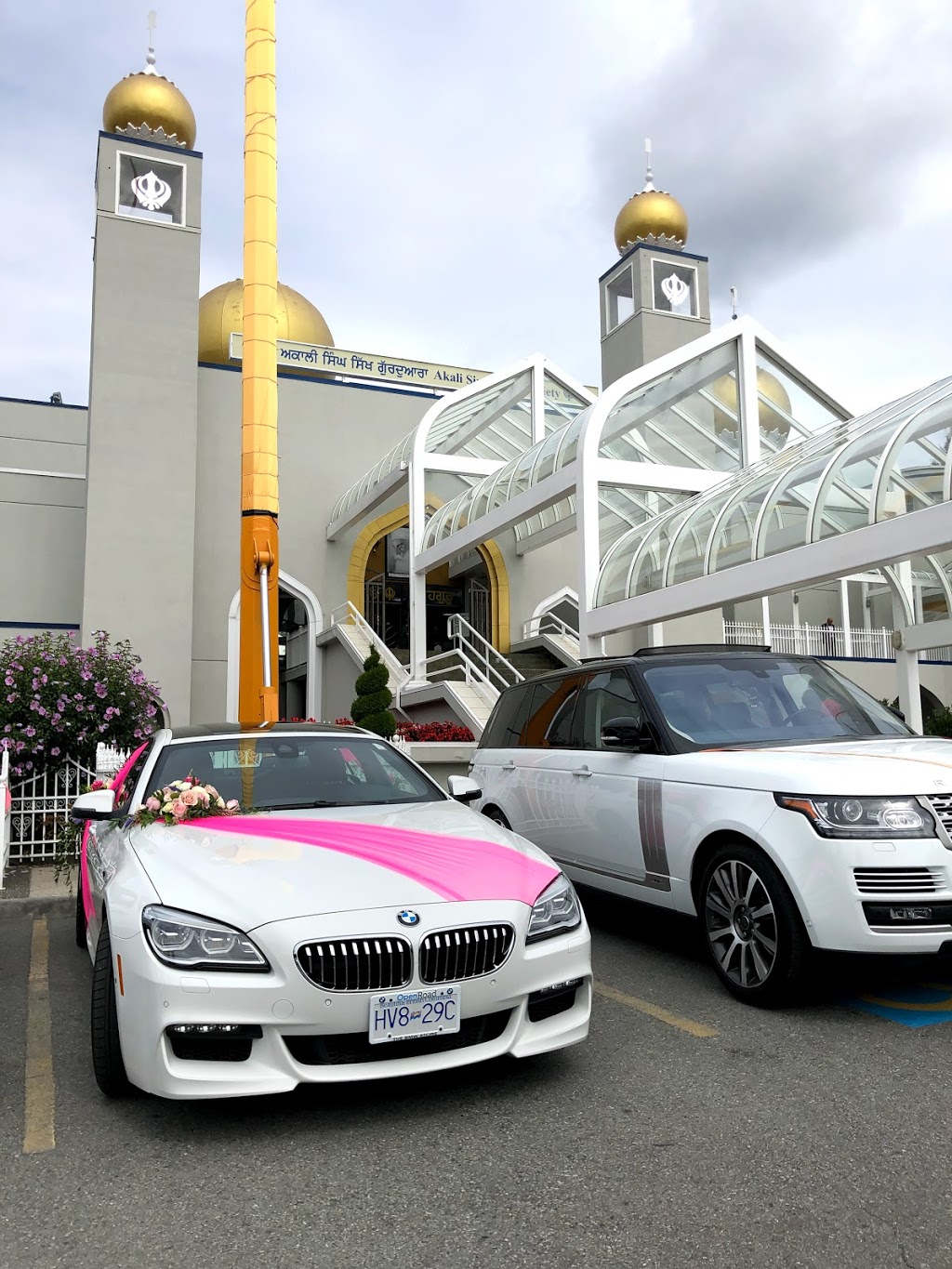 Vancouver wedding car decoration | 535 E 54th Ave, Vancouver, BC V5X 1L5, Canada | Phone: (604) 825-4849