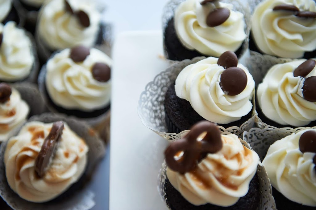 Cakes by Jan | 900 Marl Meadow Ct, Kitchener, ON N2R 1L4, Canada | Phone: (519) 896-5222