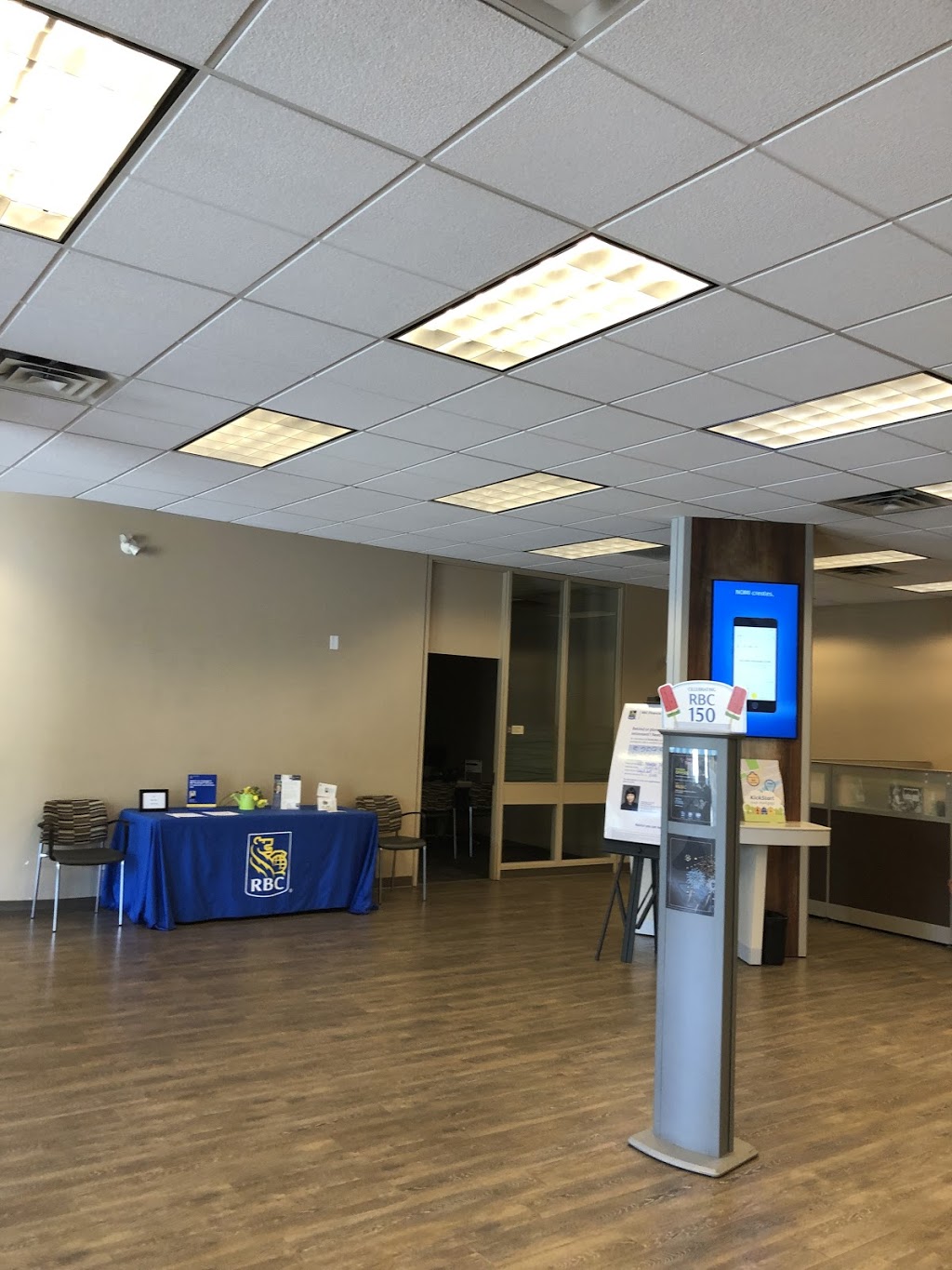 RBC Royal Bank | 3935 Oak St, Vancouver, BC V6H 2M7, Canada | Phone: (604) 665-0341