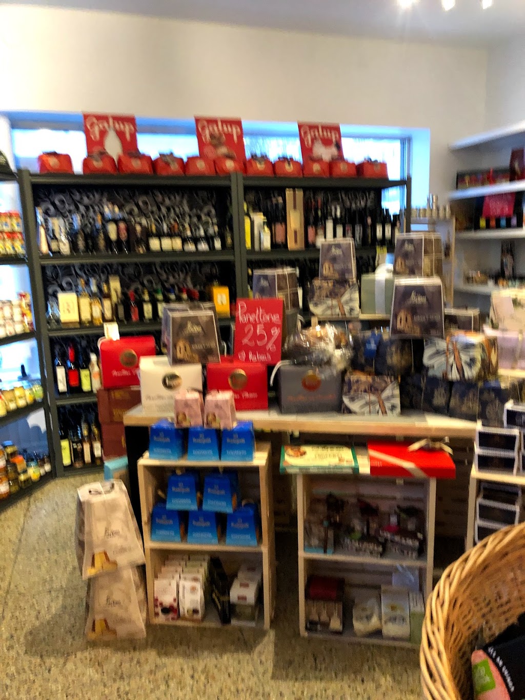 Le Coin dItalie, épicerie fine | 1381 Rue King Ouest, Sherbrooke, QC J1J 2B8, Canada | Phone: (819) 563-5130