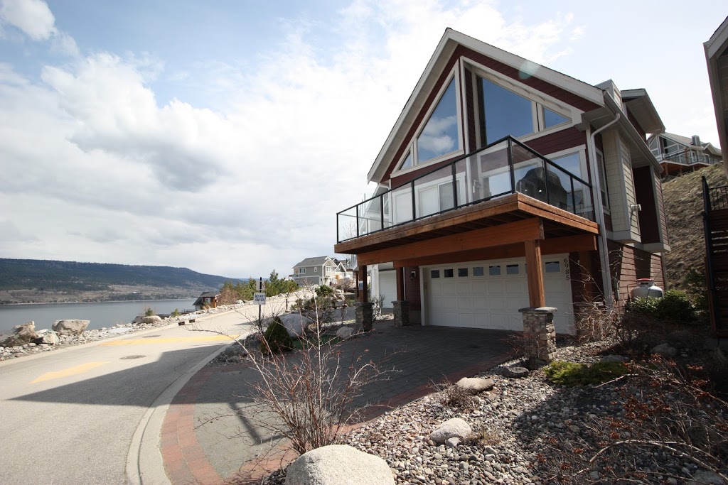 La Casa Cottages 6808 Westside Rd, Kelowna, BC V1Z 3R8, Canada