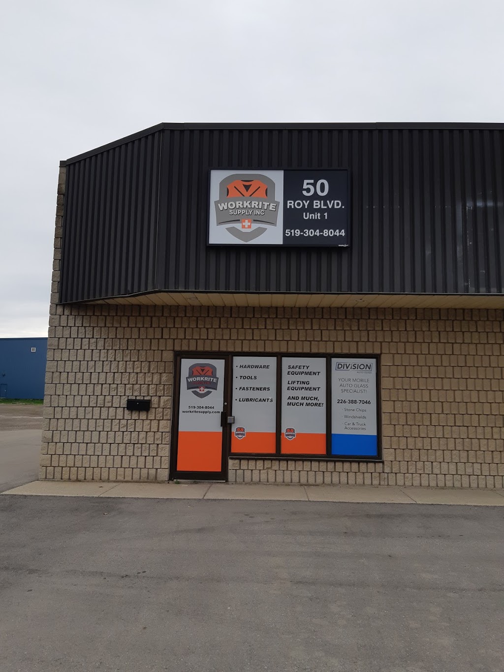 Division Auto Glass | 50 Roy Blvd Unit 1, Brantford, ON N3R 7K2, Canada | Phone: (226) 388-7046