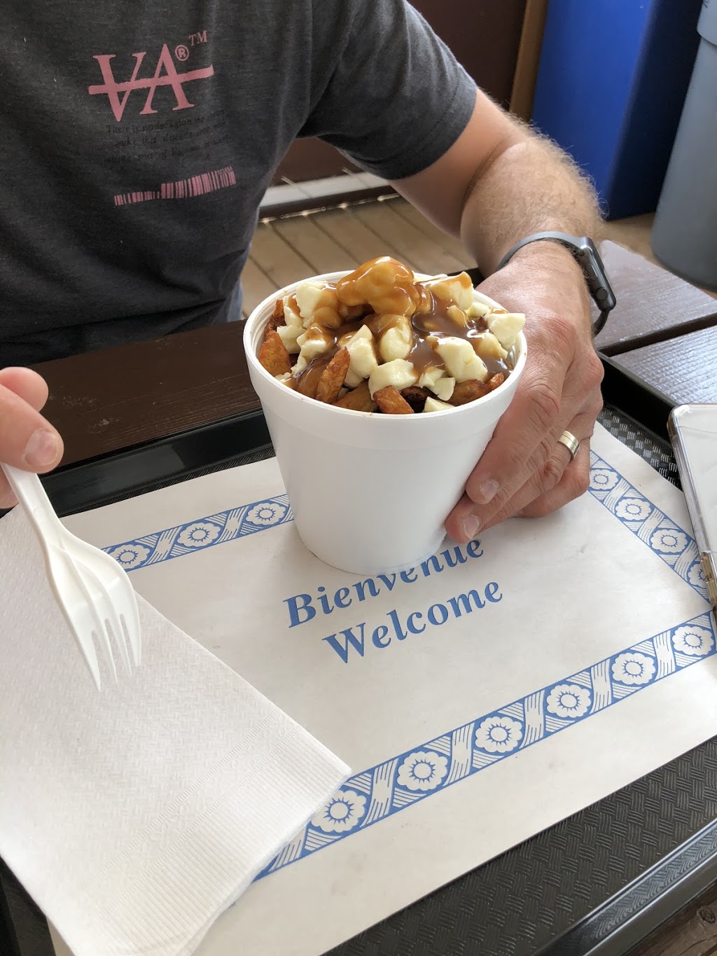 Cantine Ste-Helene | 374 4e Avenue, Sainte-Hélène-de-Bagot, QC J0H 1M0, Canada | Phone: (450) 791-2645