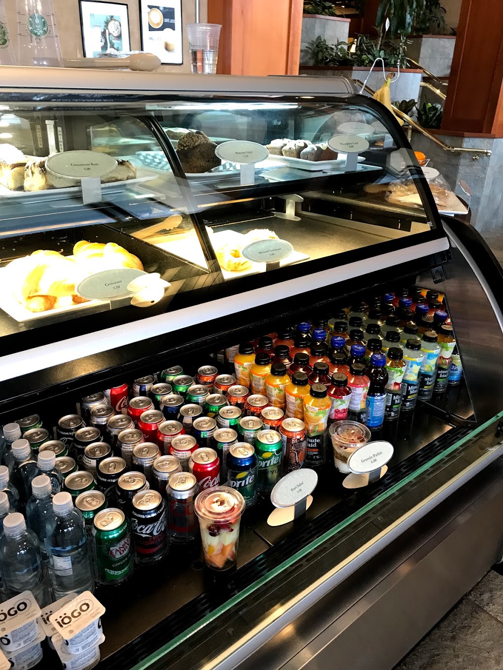 Miss Margarets | 100 Esplanade Ave, Harrison Hot Springs, BC V0M 1K0, Canada | Phone: (604) 796-2244