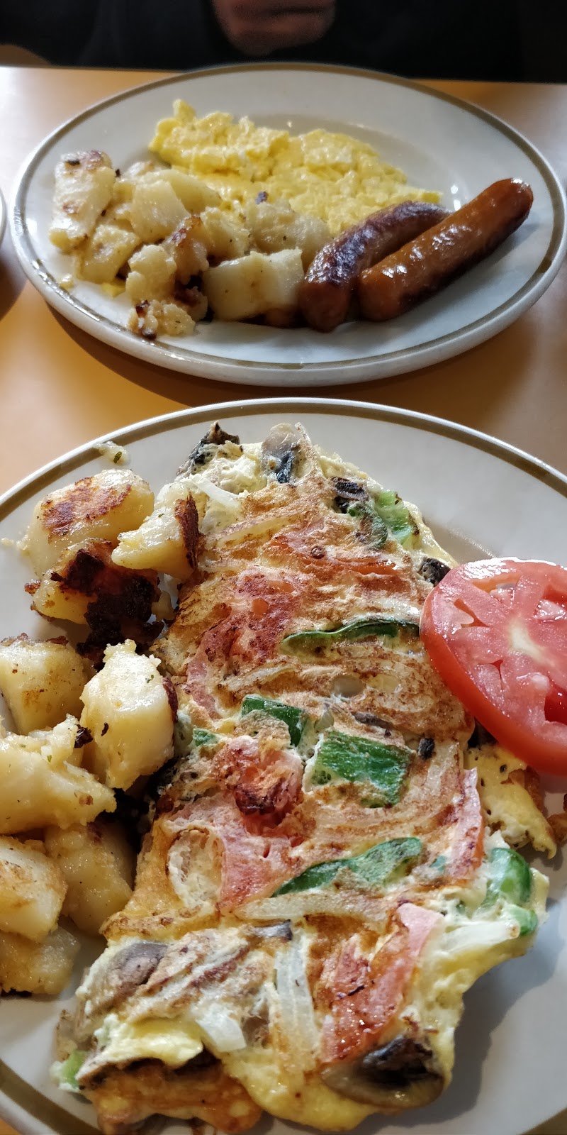 Mellos Coffee Shop | 1516 Merivale Rd, Nepean, ON K2G 3J6, Canada | Phone: (613) 224-6411
