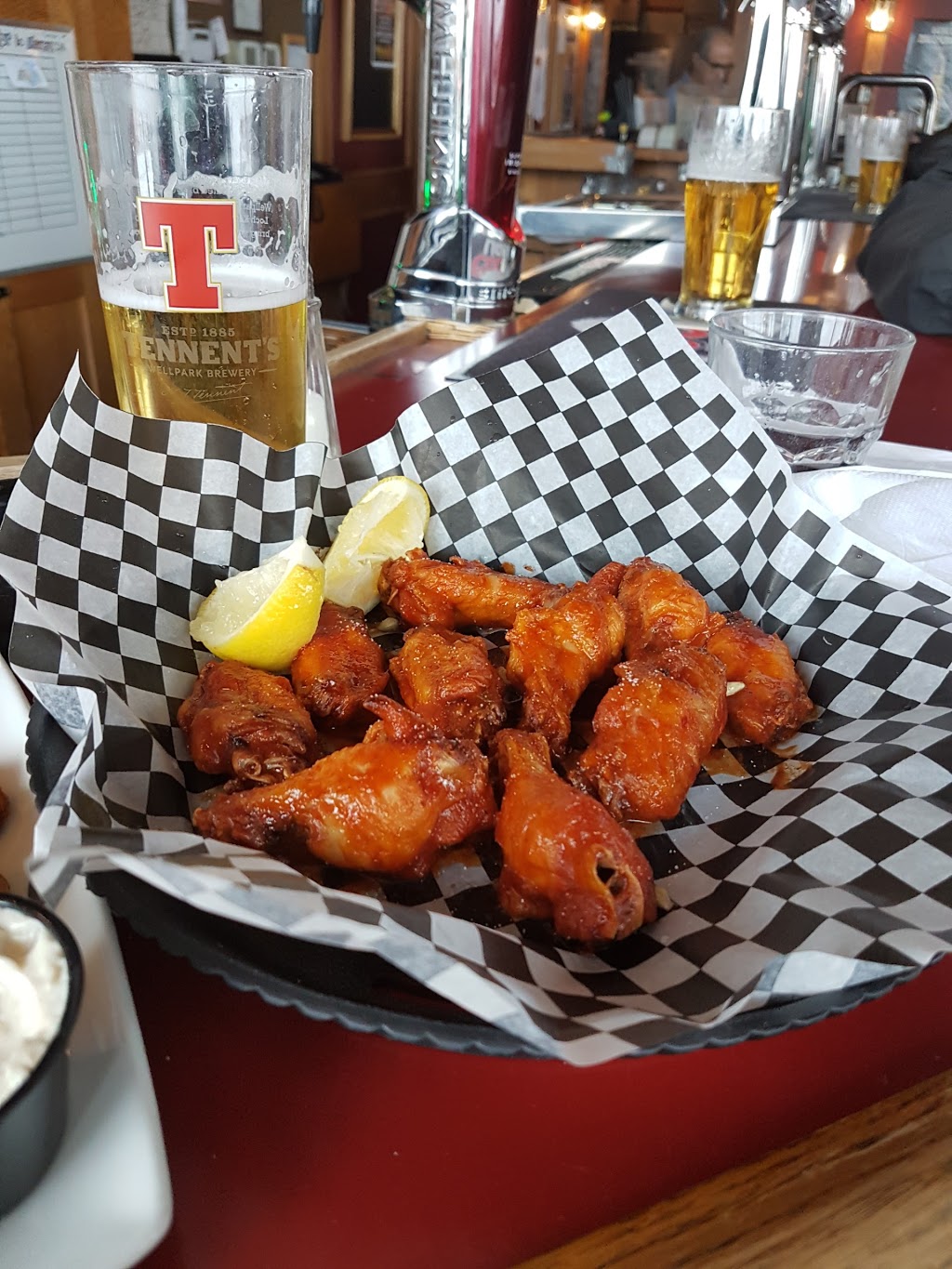 Wickies Pub And Restaurant | 274 Burton Ave, Barrie, ON L4N 4C7, Canada | Phone: (705) 725-0630