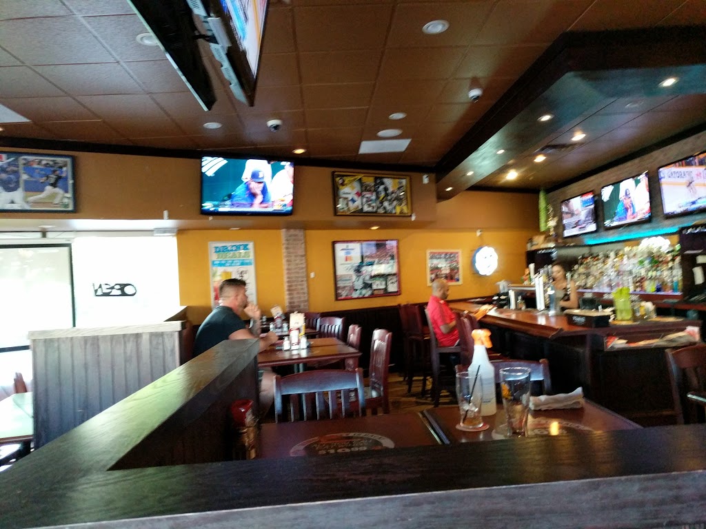St. Louis Bar & Grill | 580 King St W #1, Oshawa, ON L1J 7J1, Canada | Phone: (905) 728-7777