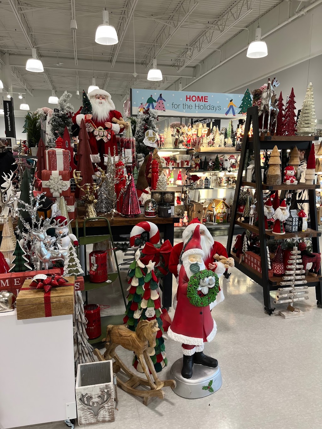 Winners & HomeSense | 6950 Island Hwy N, Nanaimo, BC V9V 1W3, Canada | Phone: (250) 390-1524