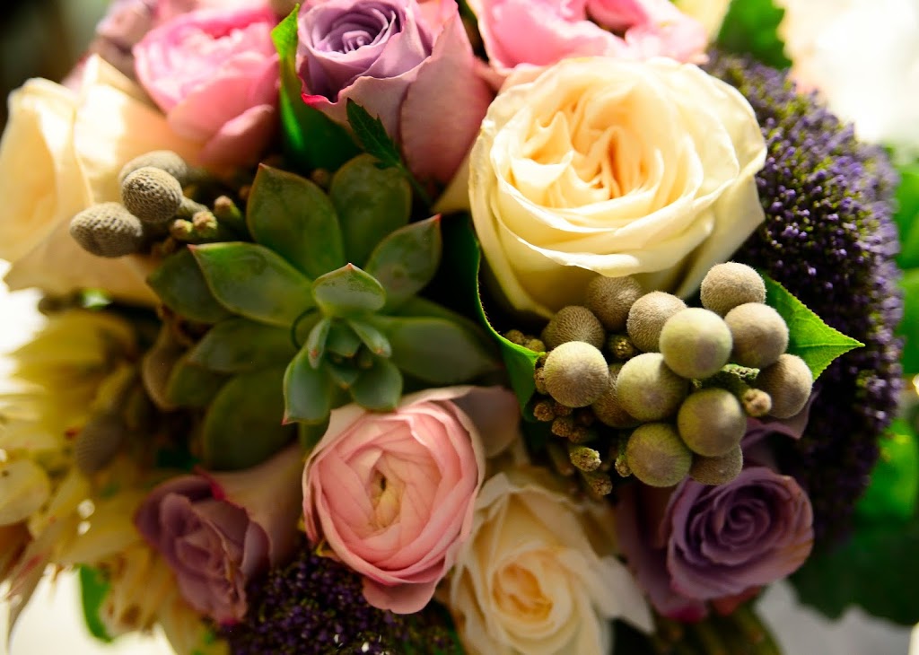 FLOWERS N THINGS FLOWER & GIFT SHOP | 763 Davis Dr, Newmarket, ON L3Y 2R2, Canada | Phone: (905) 830-0024