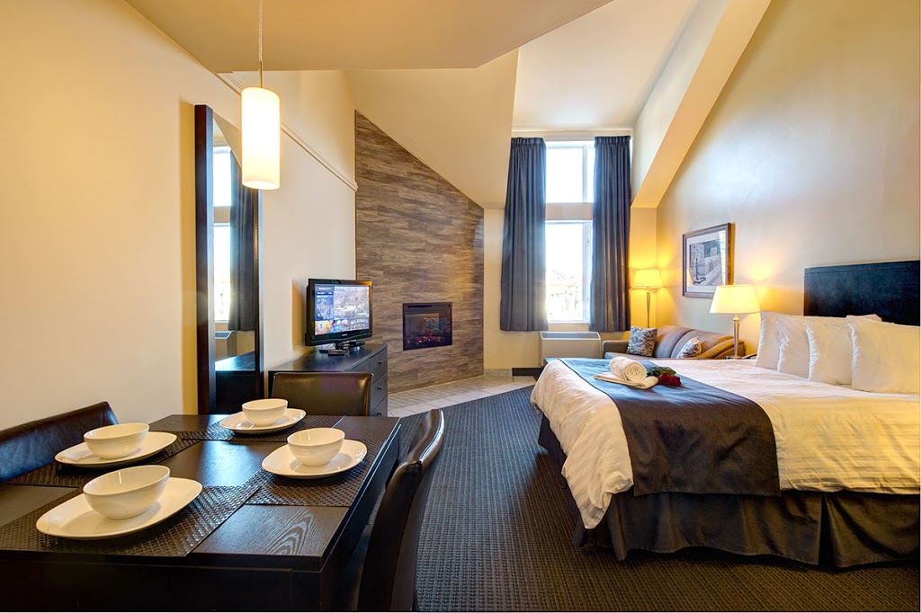 Hôtel Vacances Tremblant | 330 QC-117, Mont-Tremblant, QC J8E 2X3, Canada | Phone: (800) 667-8936