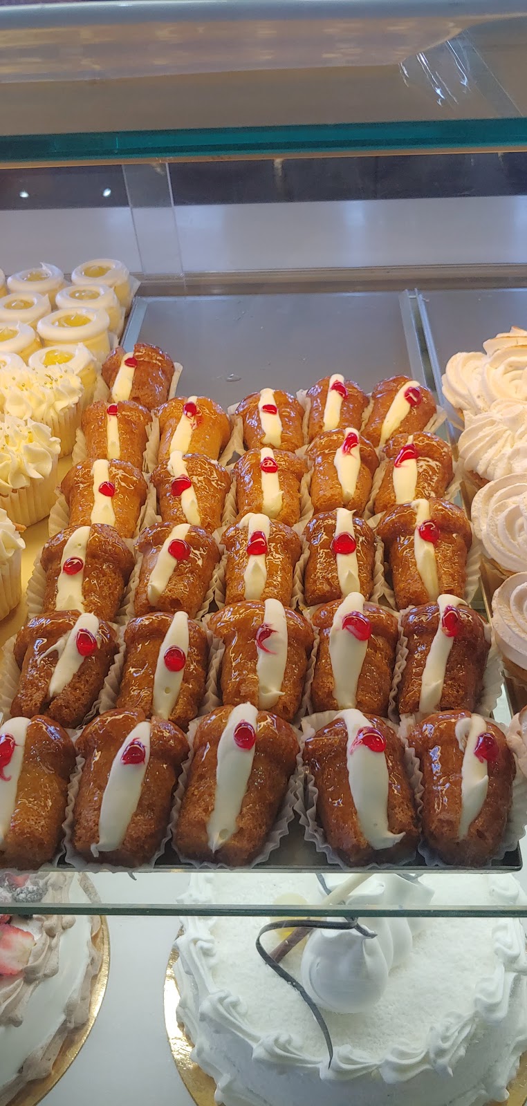 Mercato Fine Foods Bakery And Deli | 1 Queensgate Blvd, Bolton, ON L7E 2X7, Canada | Phone: (905) 857-9040