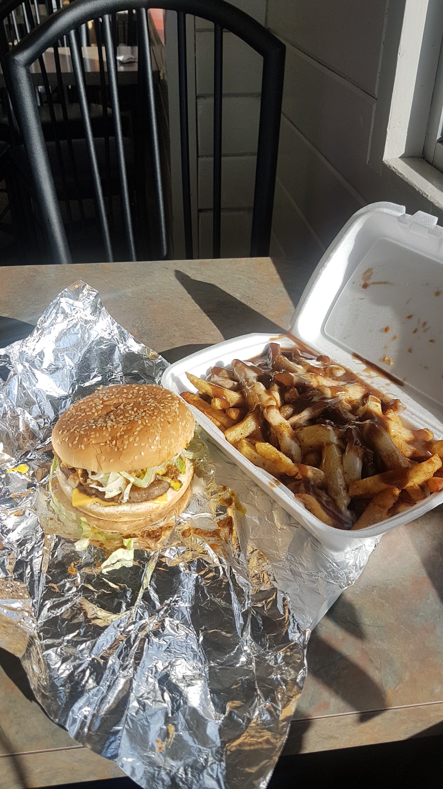 New York Burgers | 1335 Notre Dame Ave, Winnipeg, MB R3E 0P5, Canada | Phone: (204) 772-0965