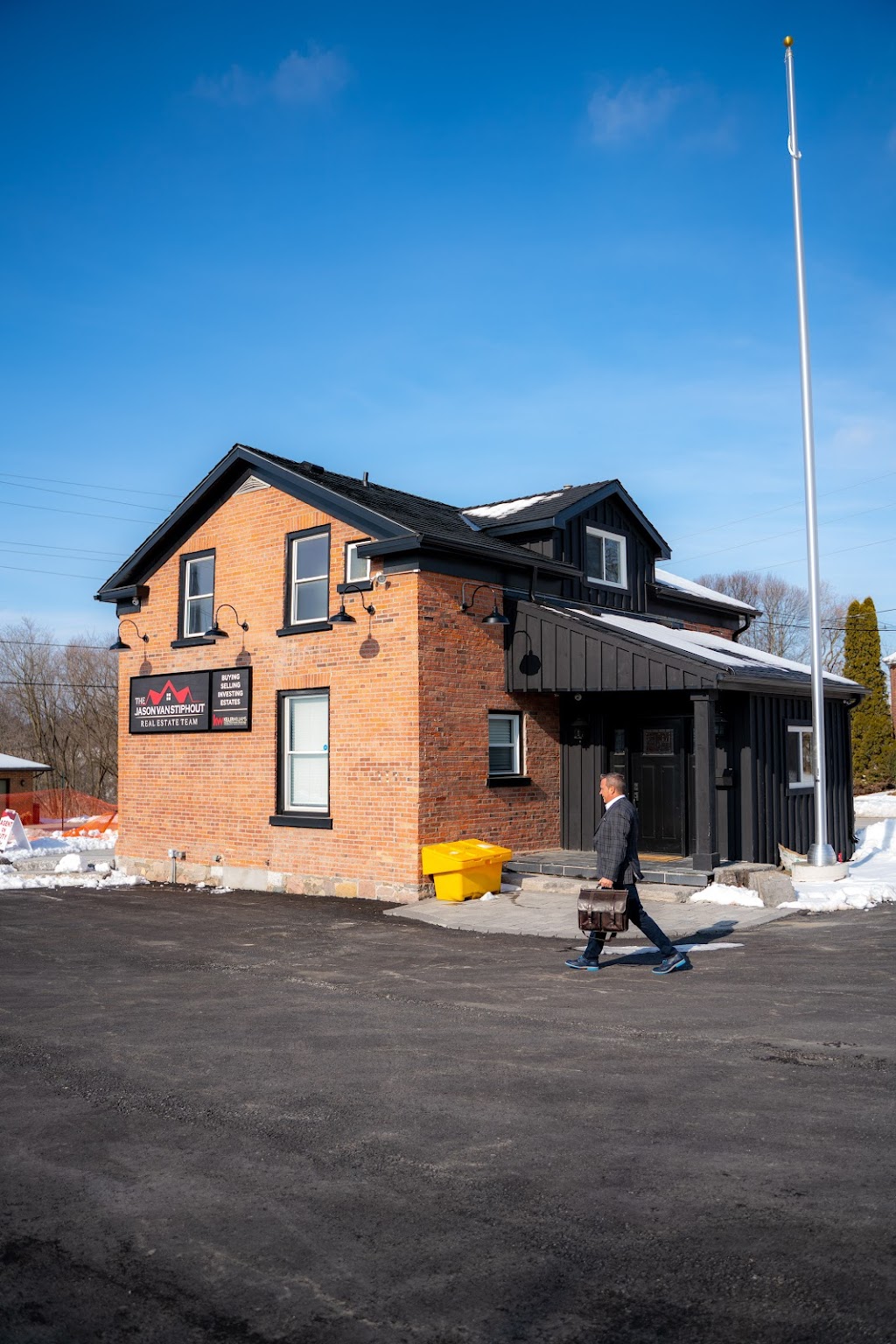 The Jason Van Stiphout Real Estate Team | 29 Scugog St, Bowmanville, ON L1C 3H7, Canada | Phone: (905) 449-6440