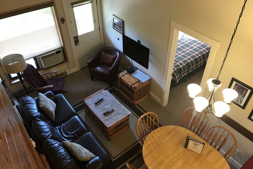 Griz Inn RMC Rentals | 5369 Fernie Ski Hill Rd, Fernie, BC V0B 1M6, Canada | Phone: (250) 423-9221