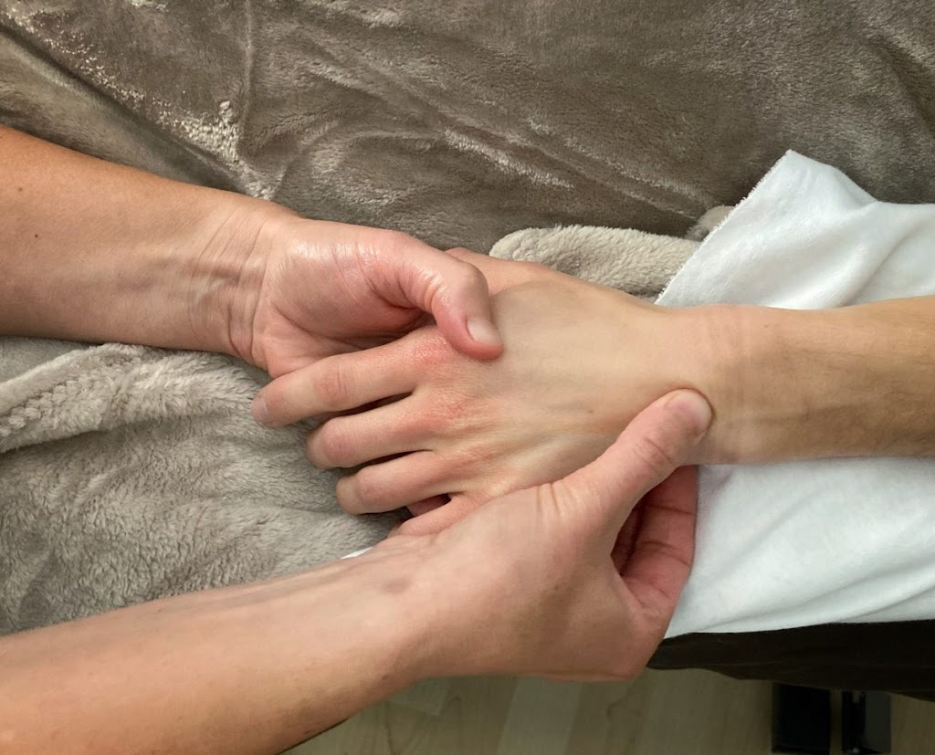 Massage Eastman Catherine Dupont | 15 Rue Lapointe, Eastman, QC J0E 1P0, Canada | Phone: (819) 570-1664