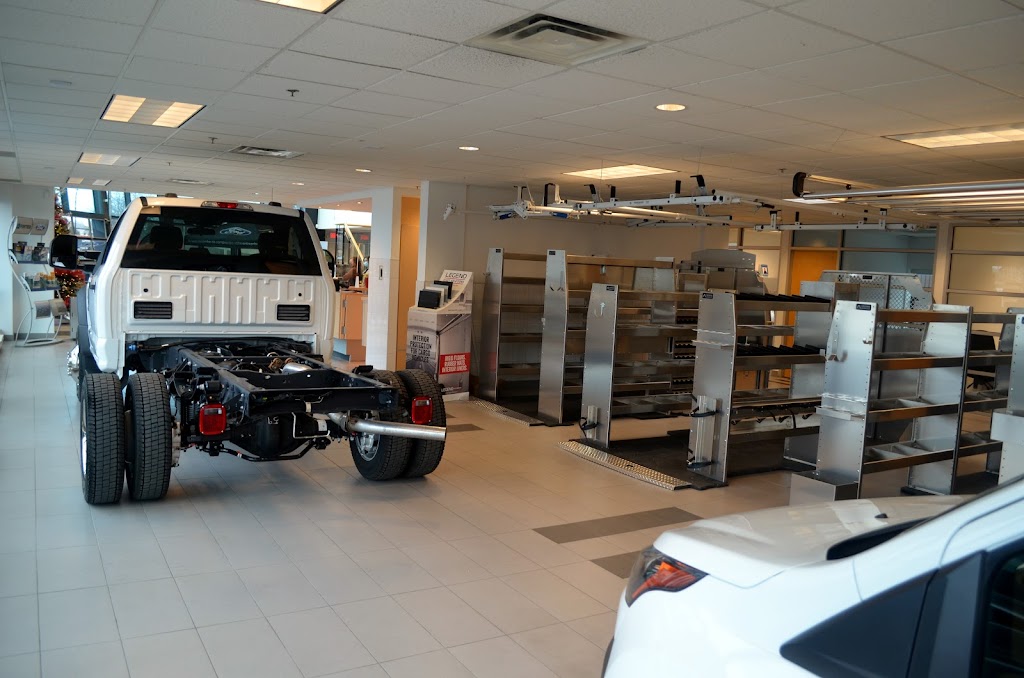 Centre des Camions Commerciaux Fortier | 6900 Bd Louis H. La Fontaine, Anjou, QC H1M 3R5, Canada | Phone: (844) 788-0731