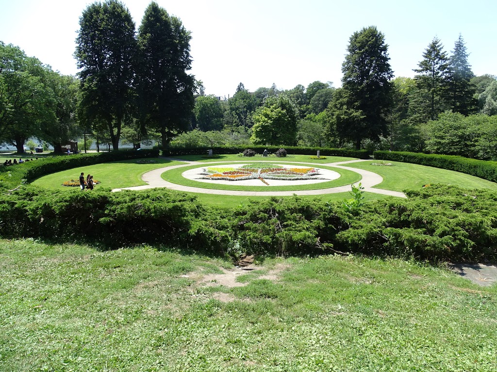 Hillside Gardens | 1383 River Rd, Bradford, ON L3Z 2A6, Canada | Phone: (905) 775-3356