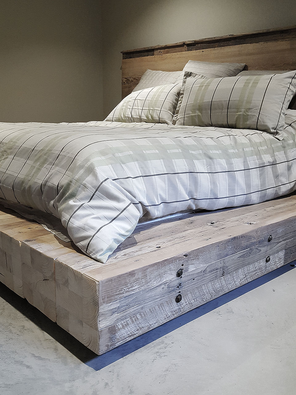 Réuse inc. Bois recyclé + passion + design | 1060 Rue de Cherbourg local 60, Sherbrooke, QC J1K 2N8, Canada | Phone: (819) 574-3004