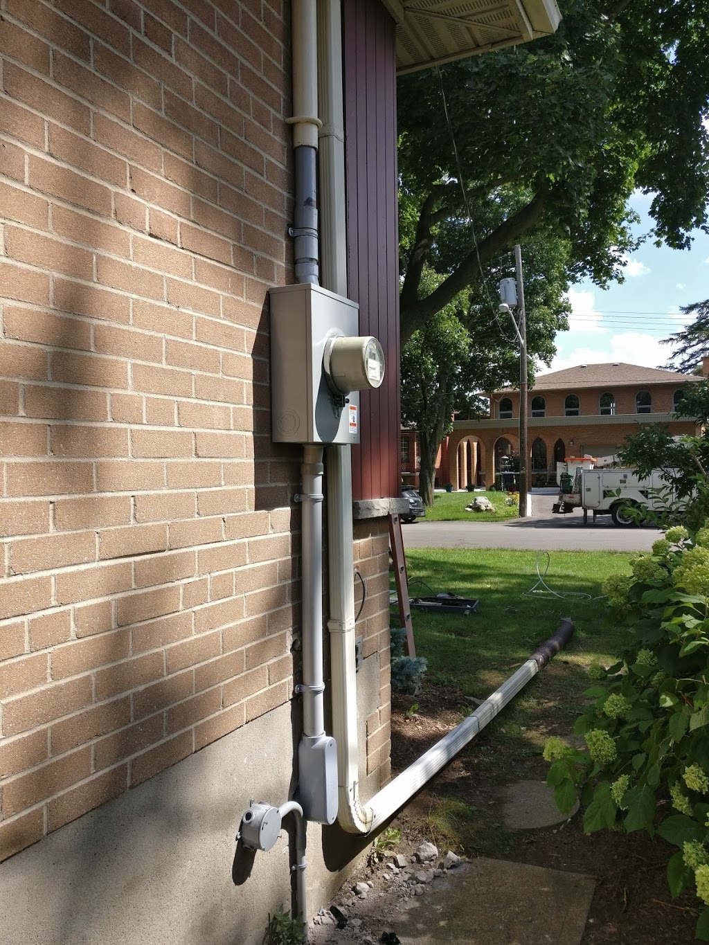 Effect Electric Ltd. | 180 McGahey St, Tottenham, ON L0G 1W0, Canada | Phone: (416) 508-7725