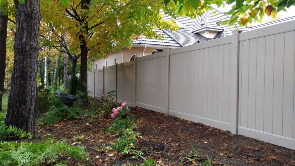 Johnston Fence Contracting | 2087 Division Rd W, Orillia, ON L3V 6H2, Canada | Phone: (705) 325-9284
