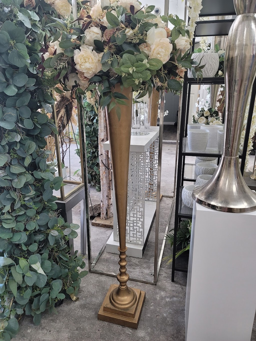 House of Silk | 595 Munroe Ave, Winnipeg, MB R2K 1H7, Canada | Phone: (204) 669-3028