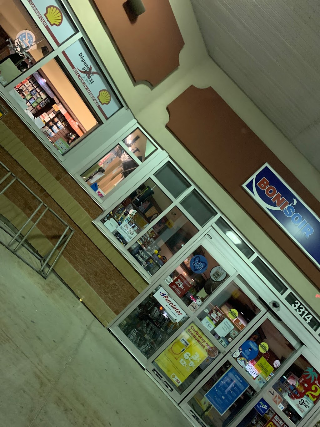 Shell | 3314 Rue du Carrefour, Québec, QC G1C 8B5, Canada | Phone: (418) 666-7671