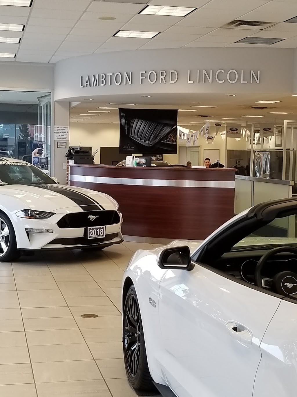 Lambton Ford Lincoln | car dealer | 101 Indian Rd S, Sarnia, ON N7T 3W1, Canada | 5194644000 OR +1 519-464-4000
