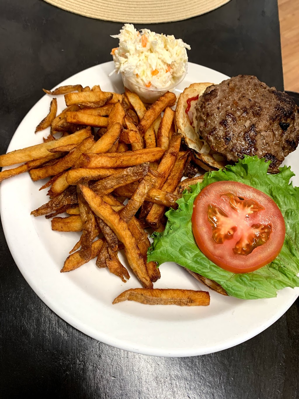 Baileys Casual Dining | 314 County Rd 10, Picton, ON K0K 2T0, Canada | Phone: (613) 476-7187