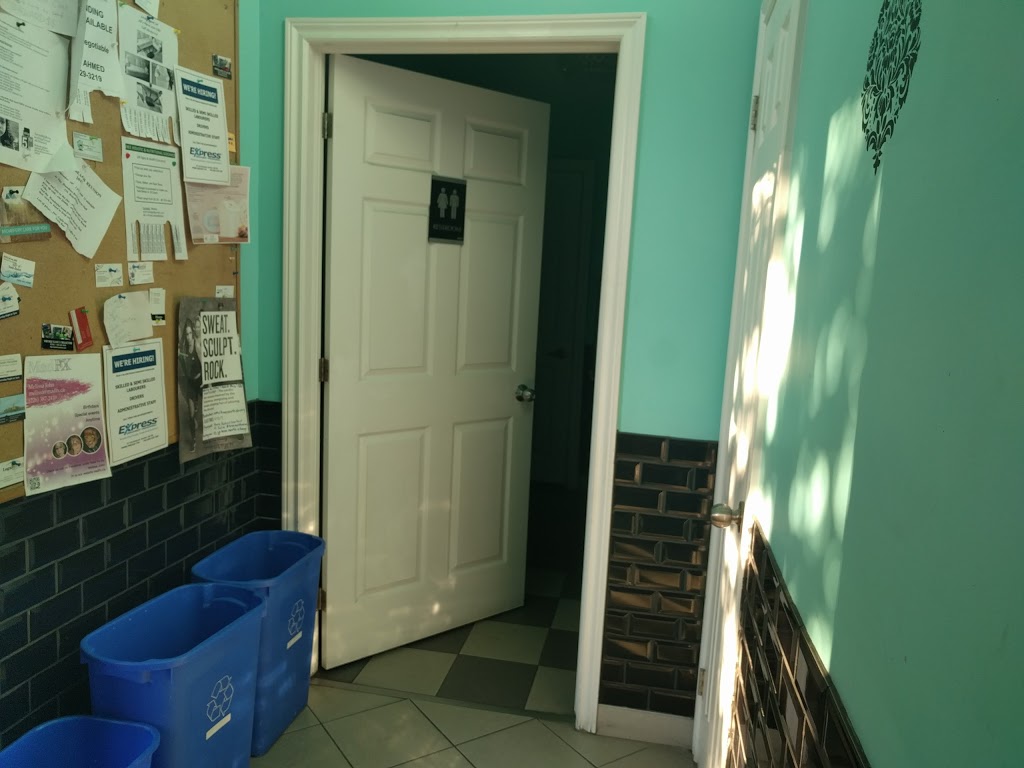 Lux Laundry | 185 Parkdale Ave N, Hamilton, ON L8H 5X3, Canada | Phone: (905) 544-9999
