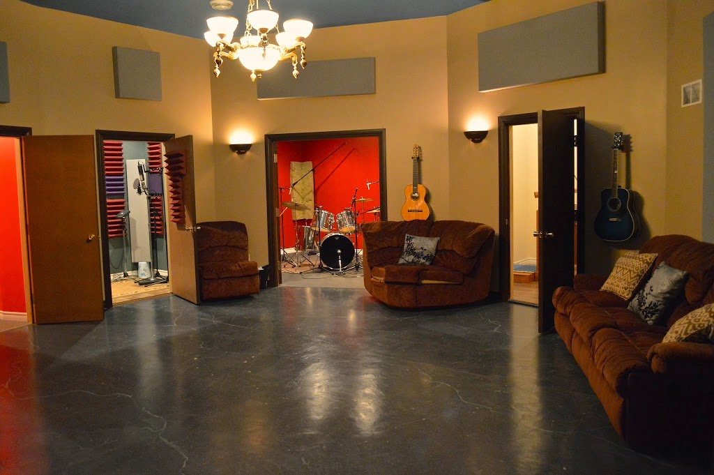 Starlight Studios | 785 Tecumseh Rd #17, Wallaceburg, ON N8A 4K9, Canada | Phone: (519) 626-0330