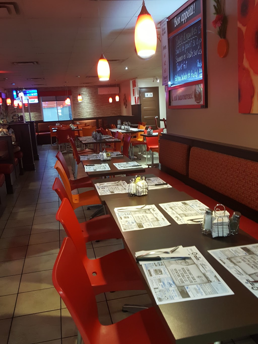 Restaurant Super Mario | 774 Boulevard de lIndustrie, Saint-Paul, QC J0K 3E0, Canada | Phone: (450) 755-2915
