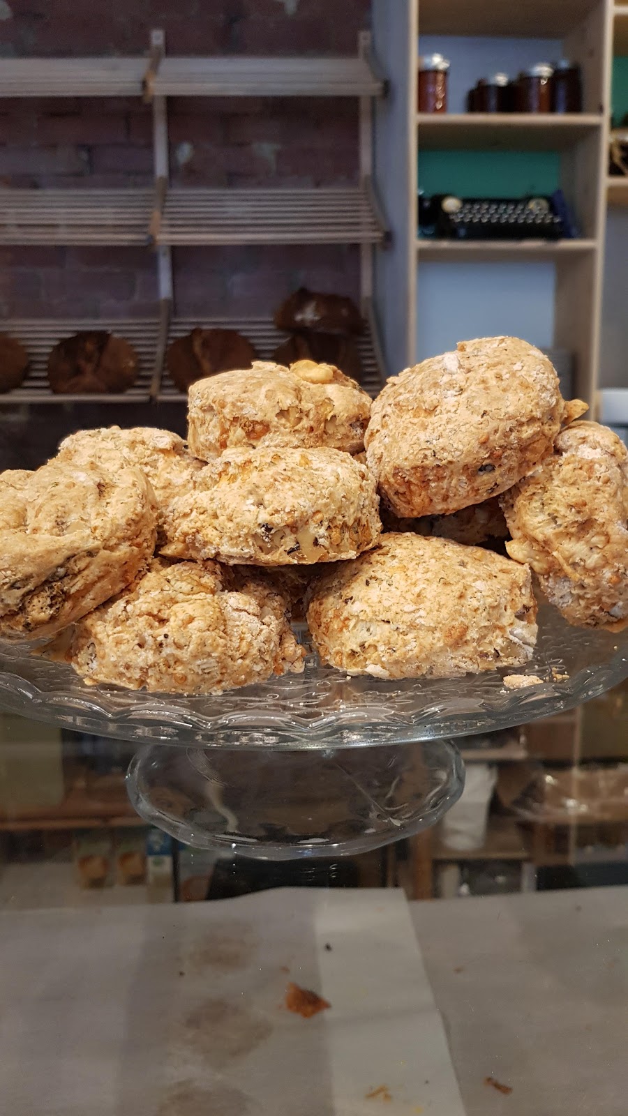 Fantail | 333 Roncesvalles Ave, Toronto, ON M6R 2M8, Canada | Phone: (647) 352-8245