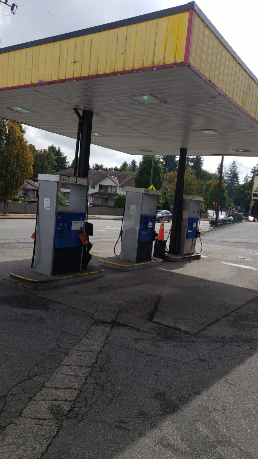 Live Auto Group - Tempo Gas Station | 3855 Douglas Rd, Burnaby, BC V5G 3P8, Canada | Phone: (604) 294-1190