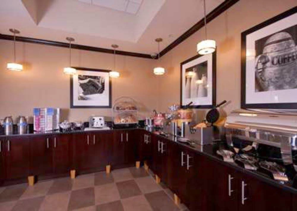Hampton Inn Buffalo South/I-90 | 1750 Ridge Rd, West Seneca, NY 14224, USA | Phone: (716) 824-2030