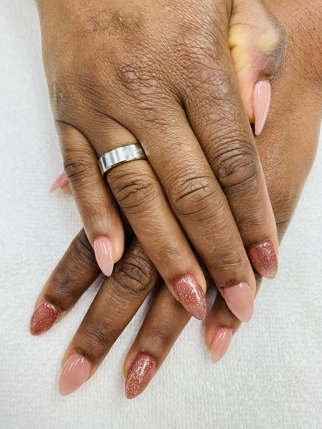 Ongle Etoile | 2169 Blvd. Marcel-Laurin, Saint-Laurent, QC H4R 1K4, Canada | Phone: (514) 334-6637