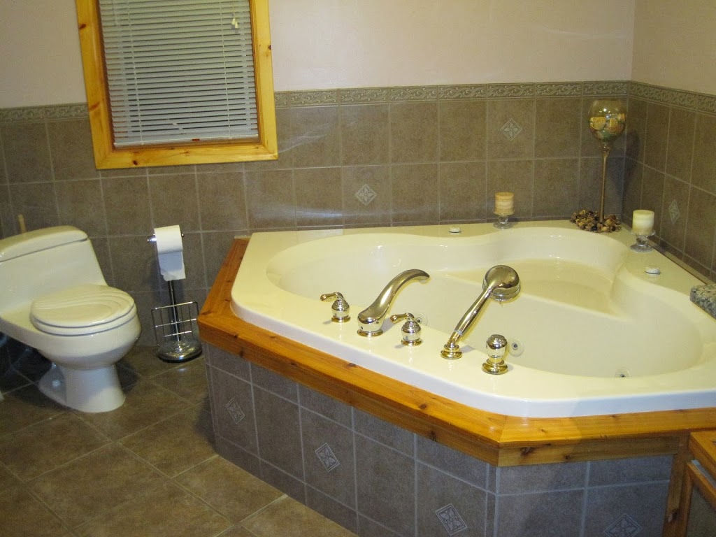 Creative Tiling Solutions | 1414 McGillivray Rd, Highlands East, ON K0L 1C0, Canada | Phone: (613) 332-9118