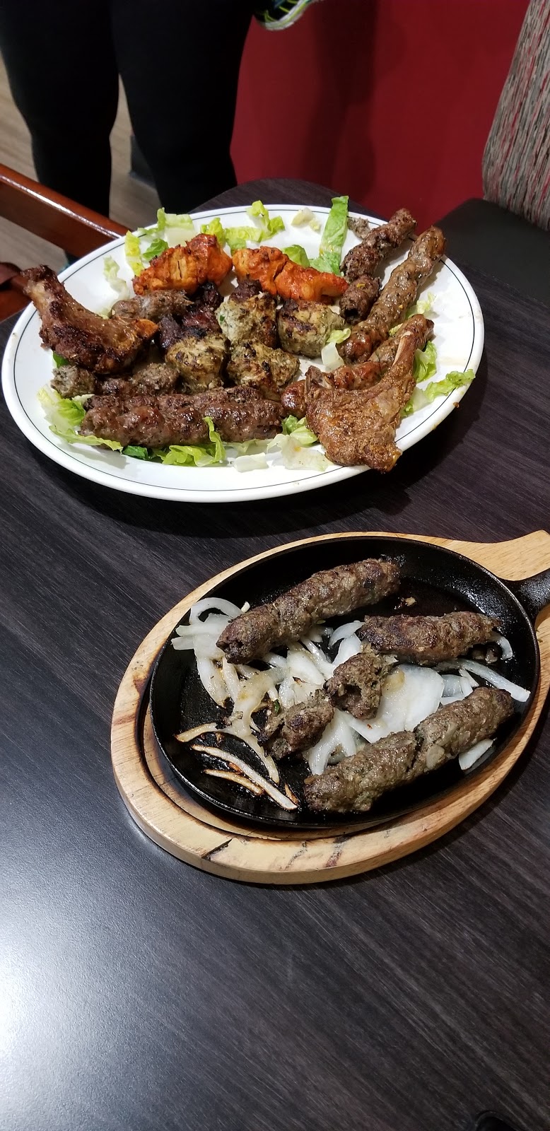 Barbeque Hut | 435 Notre Dame Ave, Winnipeg, MB R3B 1R4, Canada | Phone: (204) 221-4144