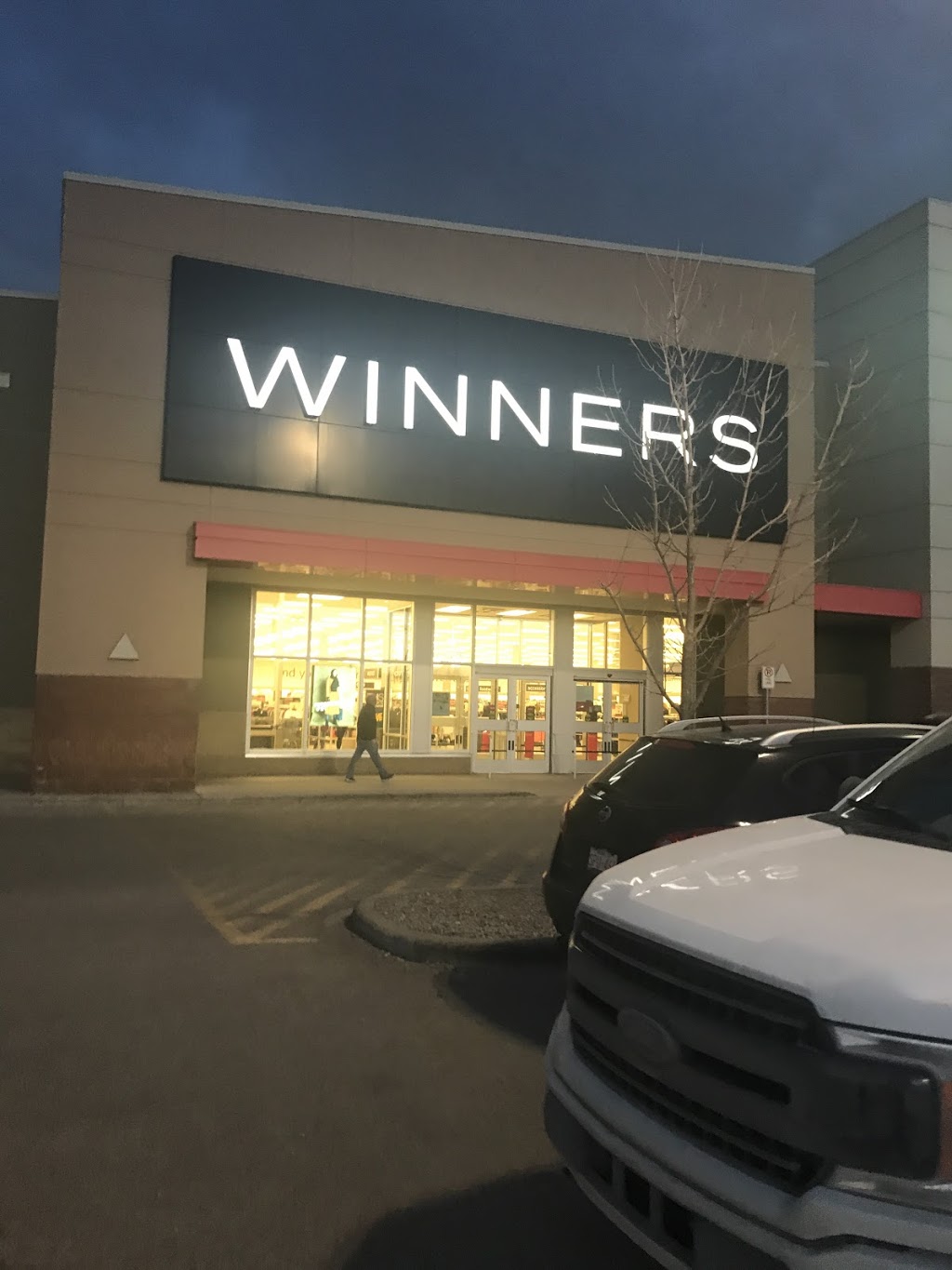 Winners & HomeSense | 11686 Sarcee Trail NW, Calgary, AB T3R 0A1, Canada | Phone: (403) 275-8228