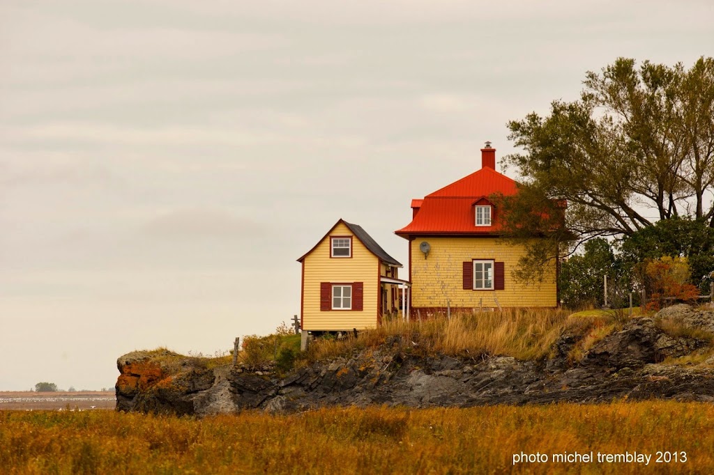 Auberge des Dunes | 118 Chemin de la Basse Ville, LIsle-aux-Grues, QC G0R 1P0, Canada | Phone: (418) 248-0129