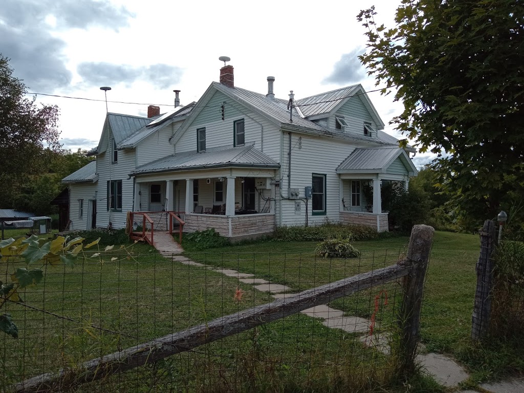 Robinson Family Farms | 59 Robinson Rd, Madoc, ON K0K, Canada | Phone: (613) 473-2678