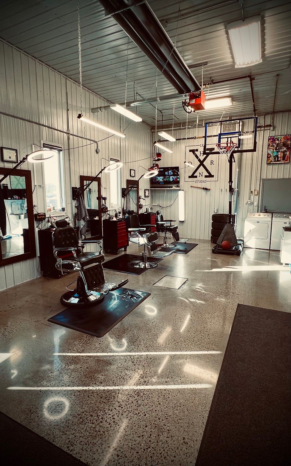 Le HNDRX Studio | 2555 Rue Godbout, Jonquière, QC G7S 5S9, Canada | Phone: (418) 590-4916