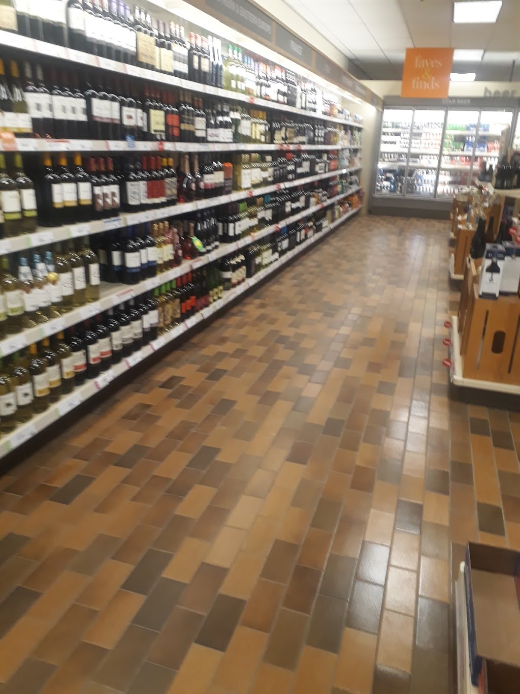 LCBO | 4694 Victoria Ave, Niagara Falls, ON L2E 4B9, Canada | Phone: (905) 358-8532
