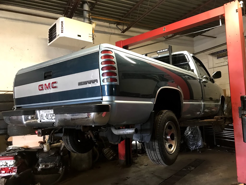 Freds Auto Repair | 2535 Blackwell St, Ottawa, ON K1B 4E4, Canada | Phone: (613) 741-8791