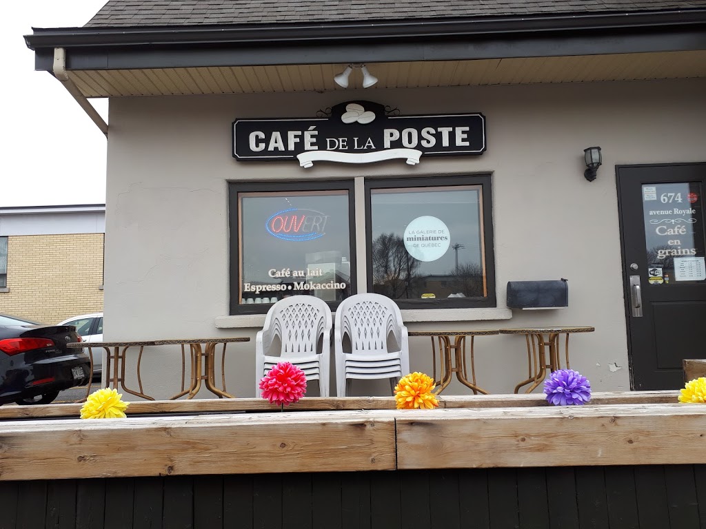 Café De La Poste | 674 Ave Royale, Quebec City, QC G1E 1Y7, Canada | Phone: (418) 661-3398