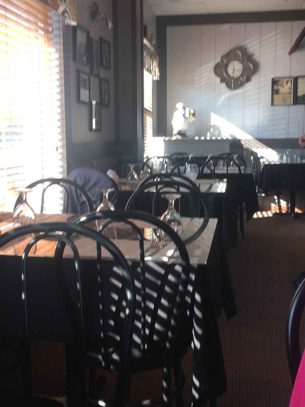 Papa Carlo Pizzeria & Gelati | 5759 Hwy 9 #200, Lockport, MB R1A 2T7, Canada | Phone: (204) 757-4330