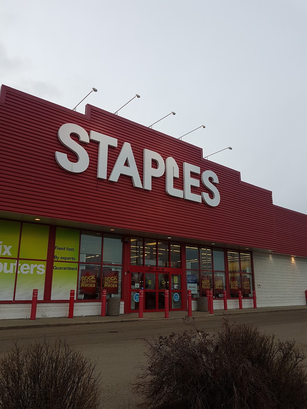 Staples | 1960 101 St NW, Edmonton, AB T6N 1K1, Canada | Phone: (780) 414-0361