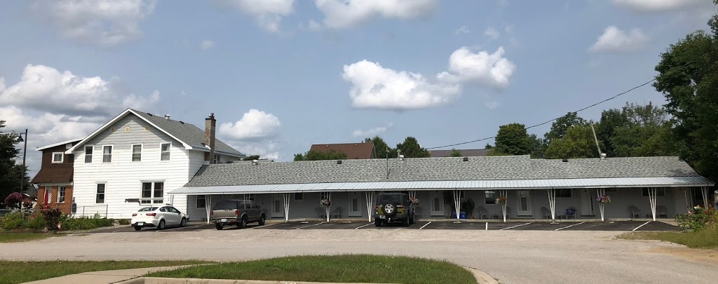 Oakwood Motel | 1060 Muskoka Rd S, Gravenhurst, ON P1P 1K6, Canada | Phone: (705) 687-4224