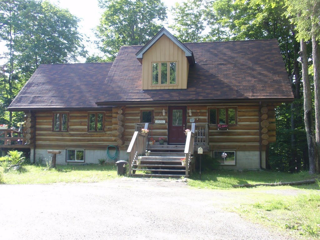 Bed and Breakfast Comfy & Cozy | 2351 Brunel Rd, Huntsville, ON P1H 2J3, Canada | Phone: (705) 380-0951