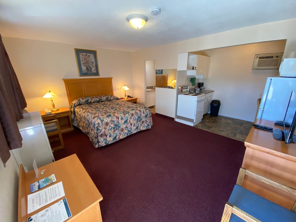 Silver Star Motel | 3700 32 St, Vernon, BC V1T 5N6, Canada | Phone: (250) 545-0501