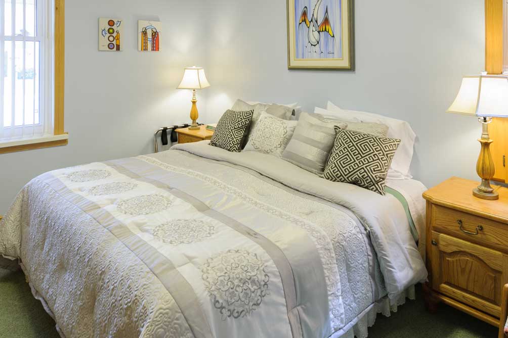 The Shady Nook | 64 Earl St, Stratford, ON N5A 6G2, Canada | Phone: (519) 273-1771